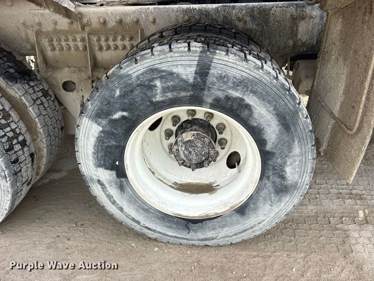 image for item ES8191 2024 Freightliner 114SD ready mix truck