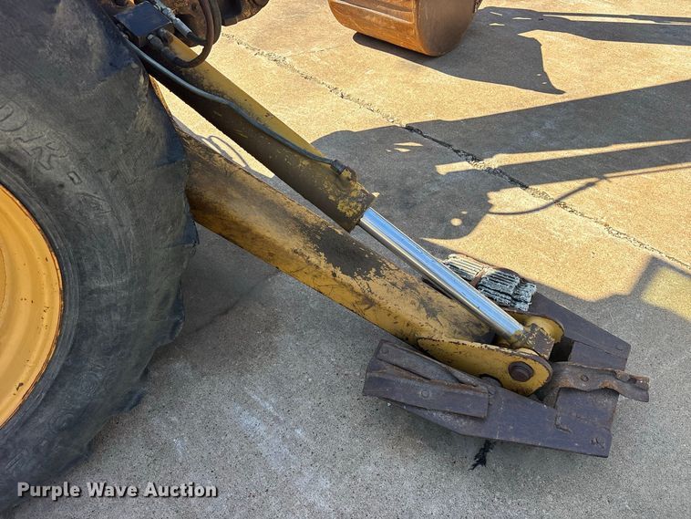 image for item ES8216 1999 New Holland 655E backhoe