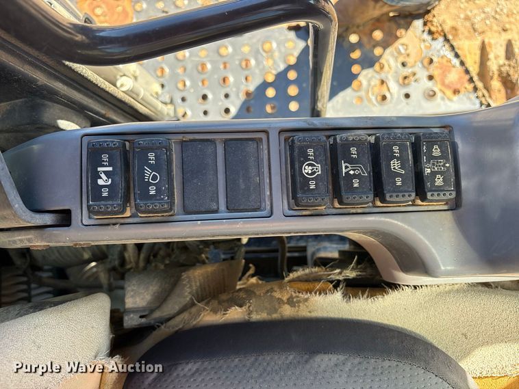 image for item ES8217 2017 Hitachi ZX470 LC-6 excavator