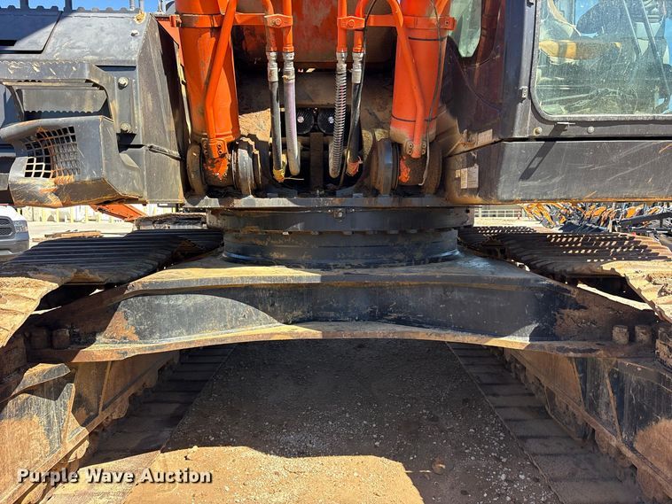 image for item ES8217 2017 Hitachi ZX470 LC-6 excavator