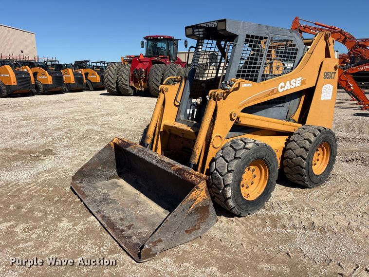 image for item ES8218 1998 Case 95XT skid steer loader