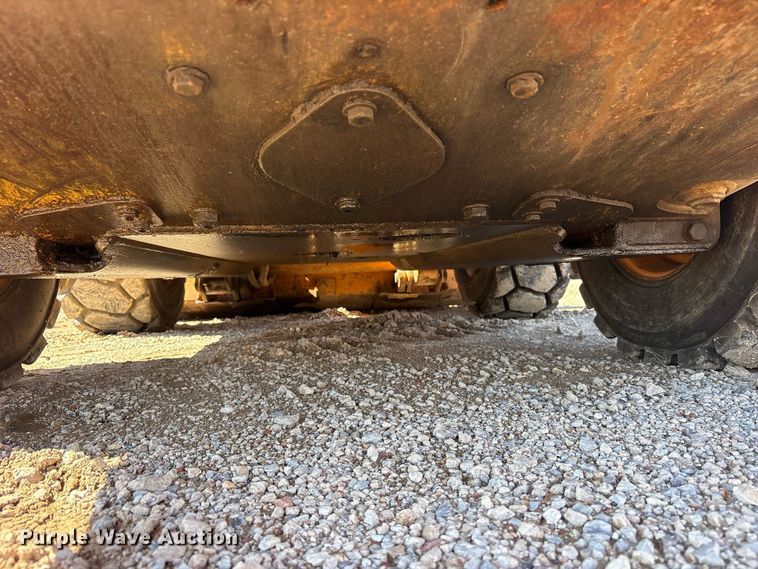 image for item ES8218 1998 Case 95XT skid steer loader