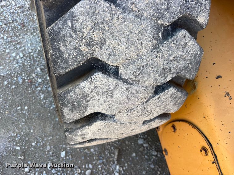 image for item ES8218 1998 Case 95XT skid steer loader