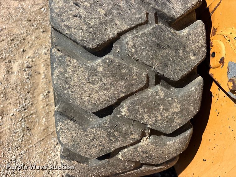 image for item ES8218 1998 Case 95XT skid steer loader