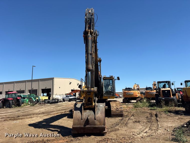 image for item ES8219 2017 John Deere 470G LC excavator