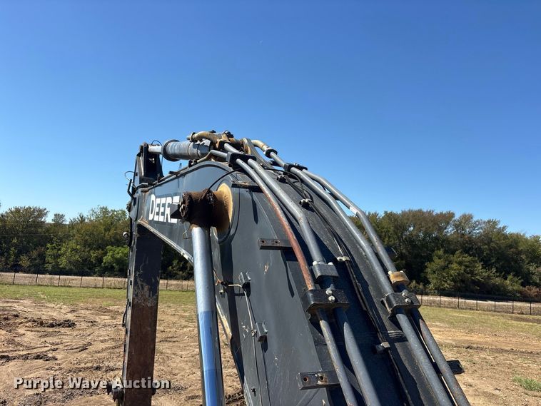 image for item ES8219 2017 John Deere 470G LC excavator