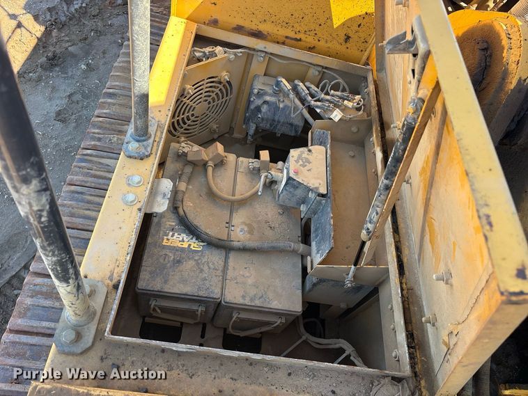 image for item ES8219 2017 John Deere 470G LC excavator