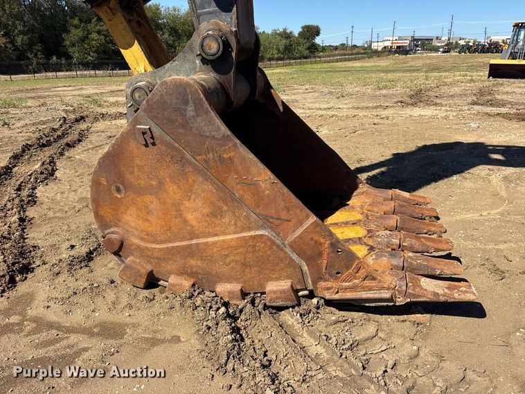image for item ES8219 2017 John Deere 470G LC excavator
