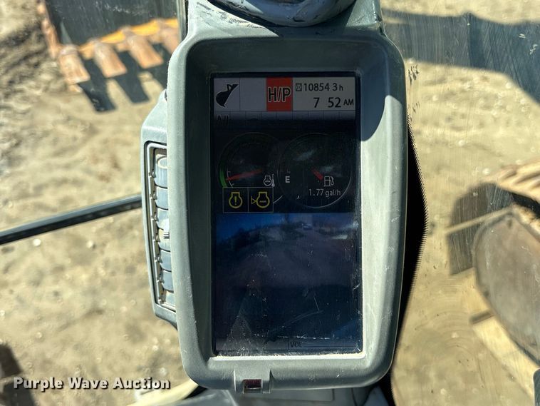 image for item ES8219 2017 John Deere 470G LC excavator
