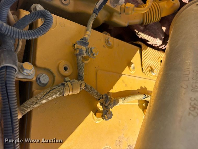 image for item ES8219 2017 John Deere 470G LC excavator