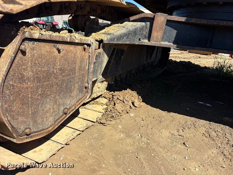 image for item ES8219 2017 John Deere 470G LC excavator