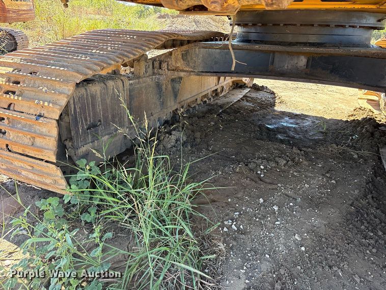image for item ES8219 2017 John Deere 470G LC excavator