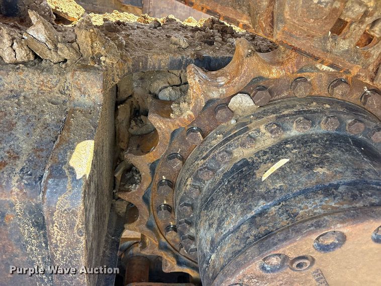 image for item ES8219 2017 John Deere 470G LC excavator