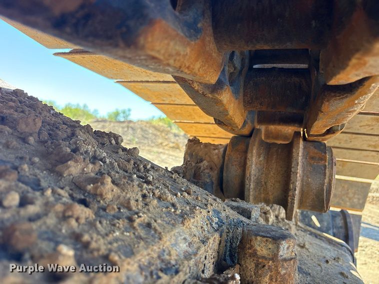image for item ES8219 2017 John Deere 470G LC excavator