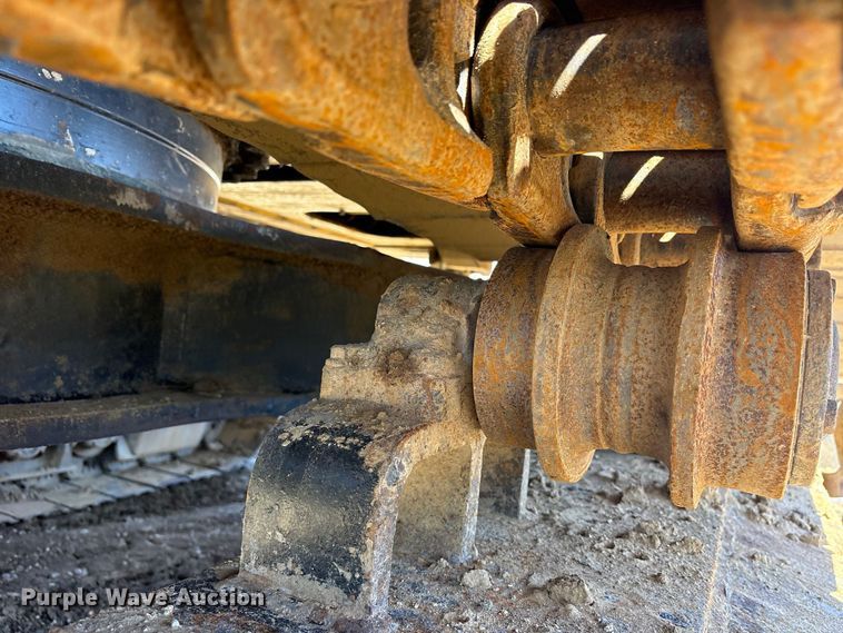 image for item ES8219 2017 John Deere 470G LC excavator