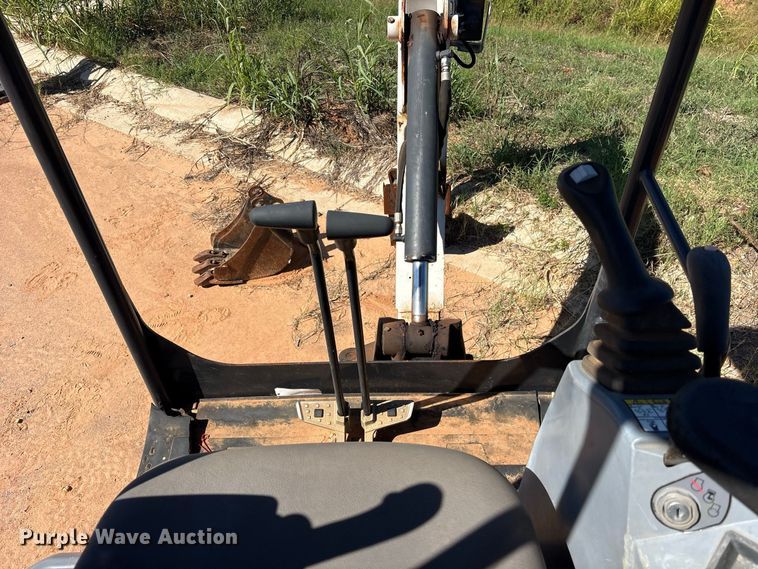 image for item ES8279 2018 Bobcat E20 mini excavator