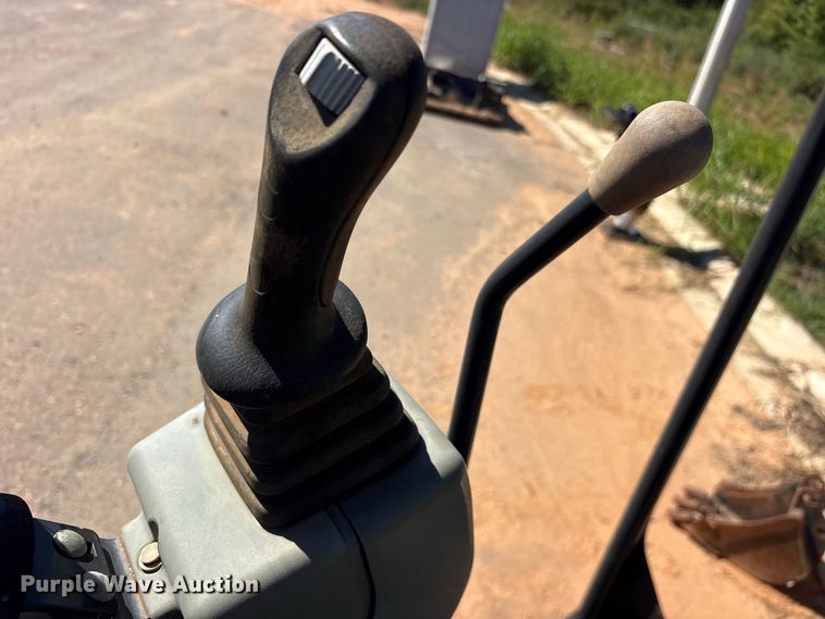 image for item ES8279 2018 Bobcat E20 mini excavator