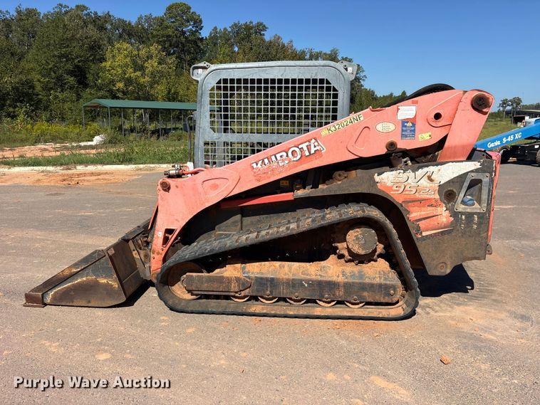 image for item ES8280 2016 Kubota SVL 95-2S tracked skid steer loader