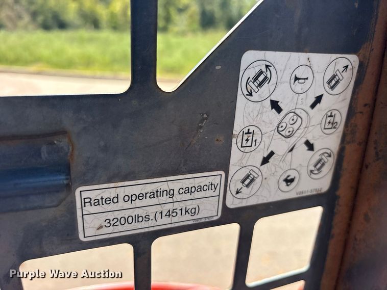 image for item ES8280 2016 Kubota SVL 95-2S tracked skid steer loader