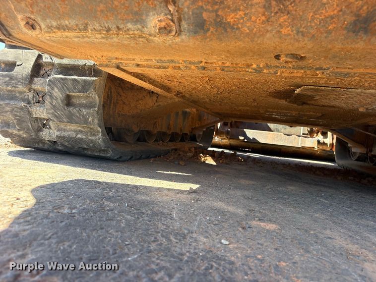 image for item ES8280 2016 Kubota SVL 95-2S tracked skid steer loader