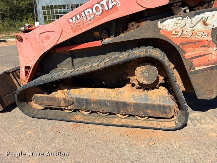 image for item ES8280 2016 Kubota SVL 95-2S tracked skid steer loader