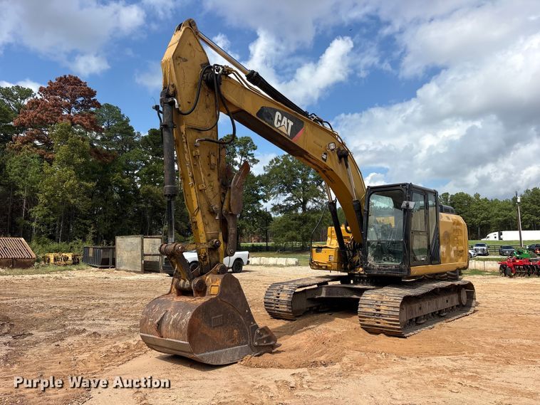 image for item ES8288 2015 Caterpillar 323F L excavator