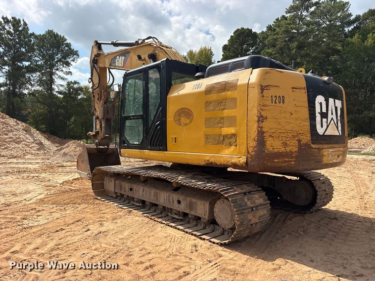 image for item ES8288 2015 Caterpillar 323F L excavator