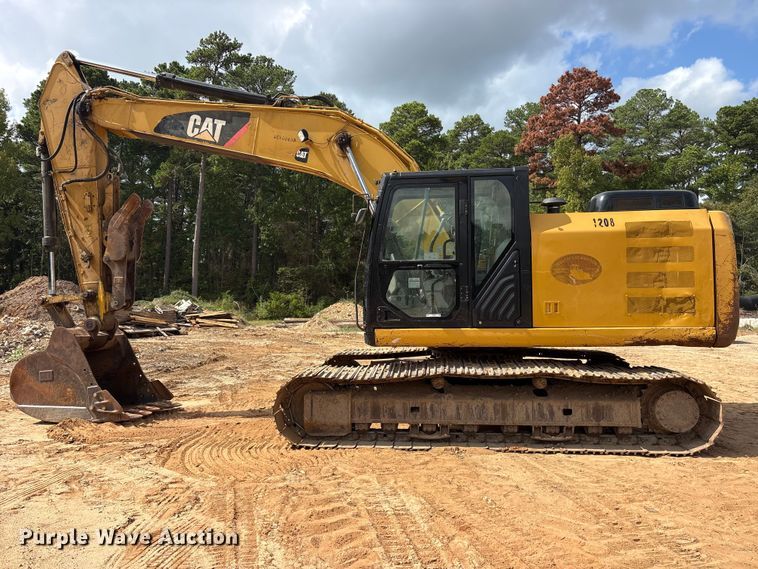 image for item ES8288 2015 Caterpillar 323F L excavator