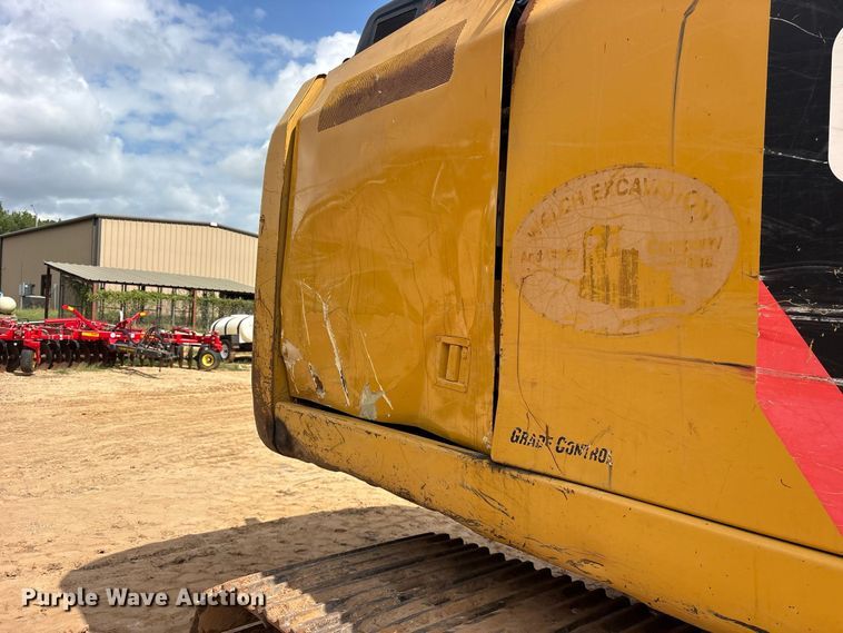 image for item ES8288 2015 Caterpillar 323F L excavator