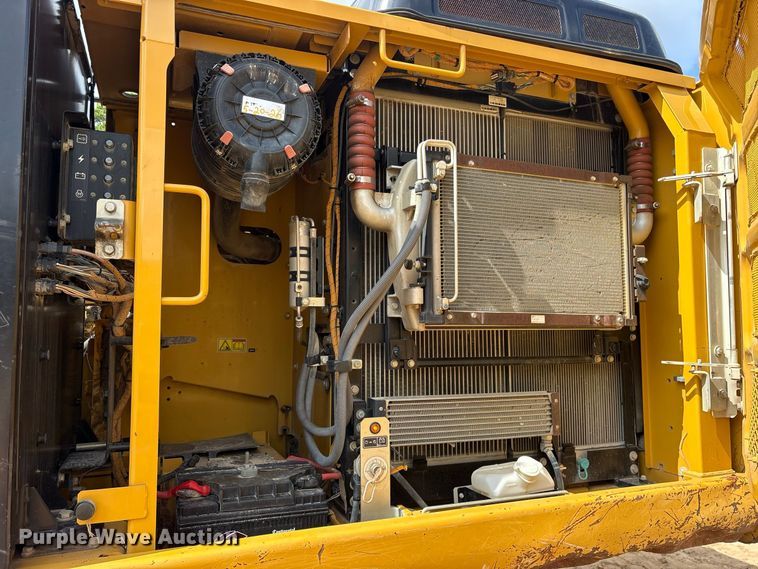 image for item ES8288 2015 Caterpillar 323F L excavator