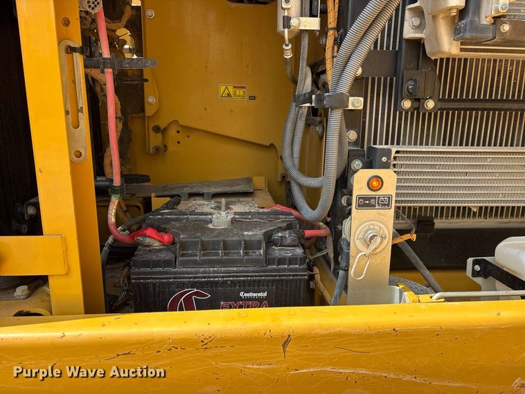 image for item ES8288 2015 Caterpillar 323F L excavator