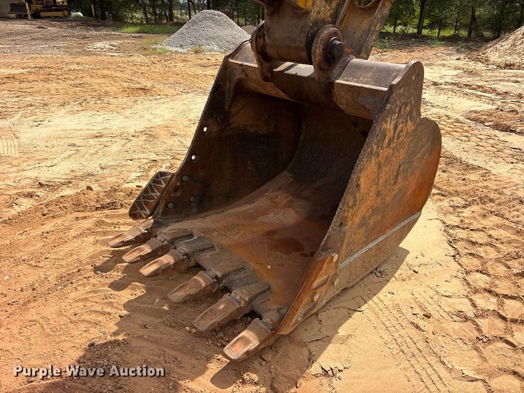 image for item ES8288 2015 Caterpillar 323F L excavator