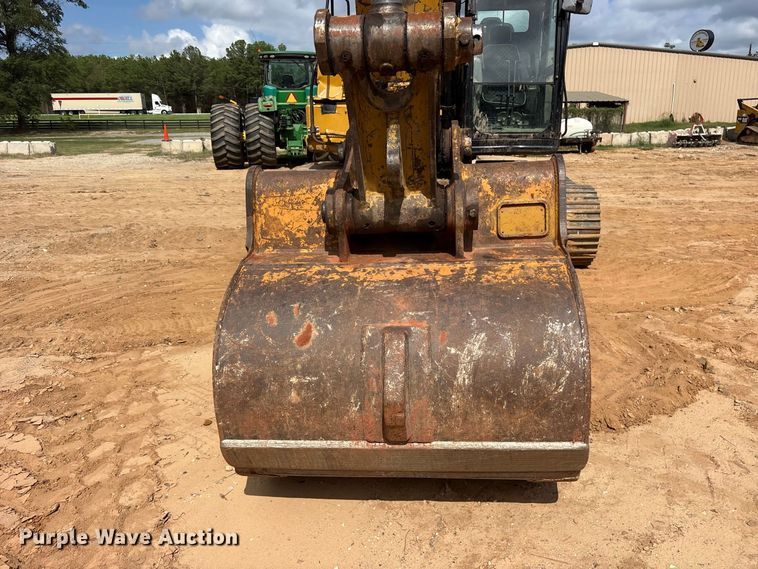 image for item ES8288 2015 Caterpillar 323F L excavator