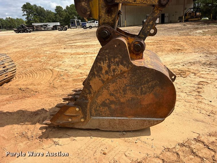 image for item ES8288 2015 Caterpillar 323F L excavator