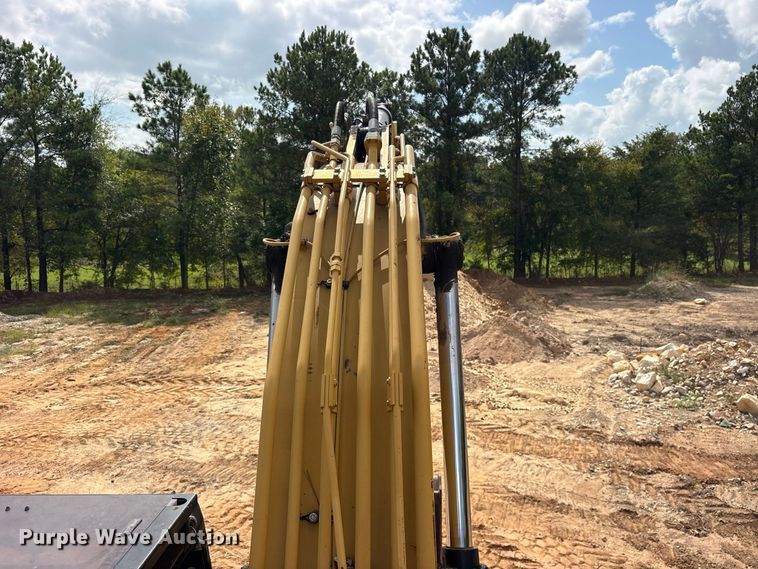 image for item ES8288 2015 Caterpillar 323F L excavator
