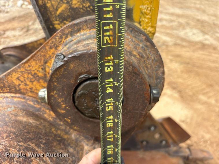 image for item ES8288 2015 Caterpillar 323F L excavator