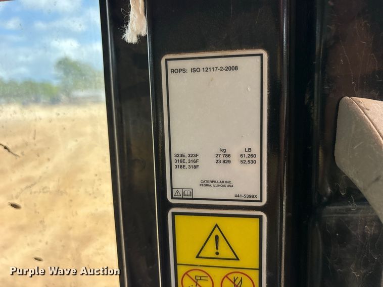 image for item ES8288 2015 Caterpillar 323F L excavator