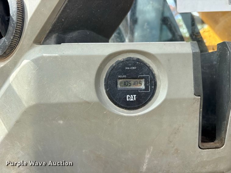 image for item ES8288 2015 Caterpillar 323F L excavator