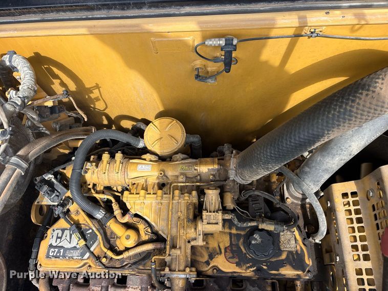 image for item ES8288 2015 Caterpillar 323F L excavator