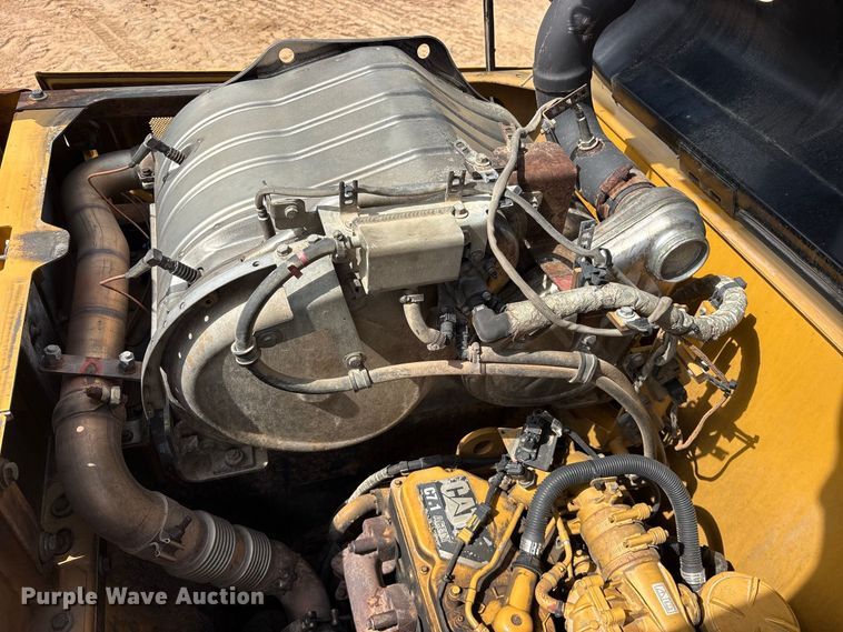 image for item ES8288 2015 Caterpillar 323F L excavator
