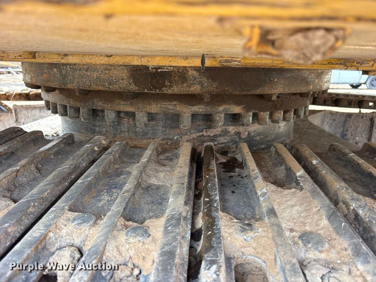image for item ES8288 2015 Caterpillar 323F L excavator