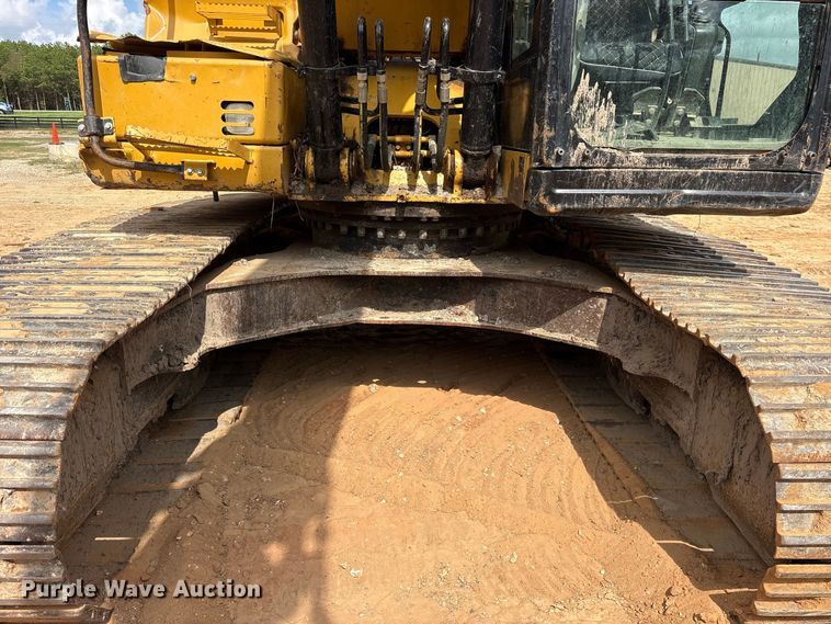 image for item ES8288 2015 Caterpillar 323F L excavator