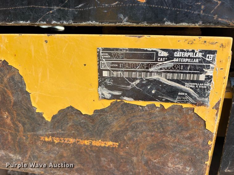 image for item ES8288 2015 Caterpillar 323F L excavator