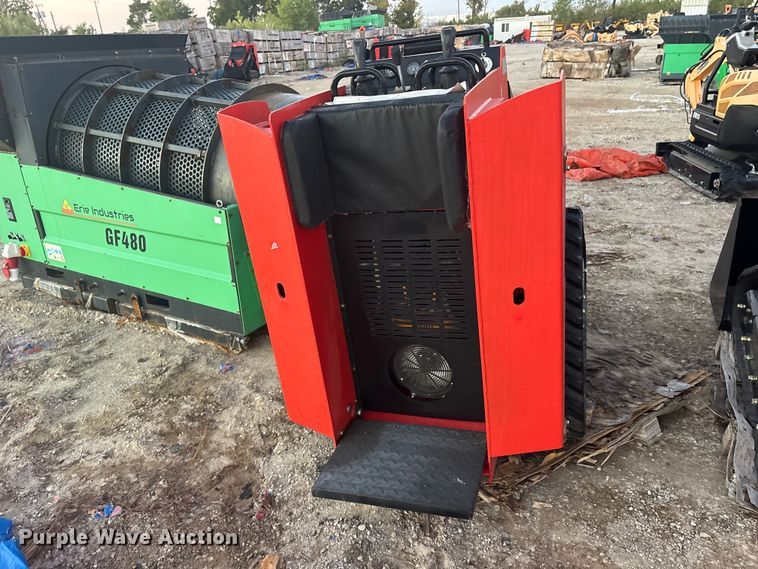 image for item ES8321 2024 Erie SCL850 Compact loader
