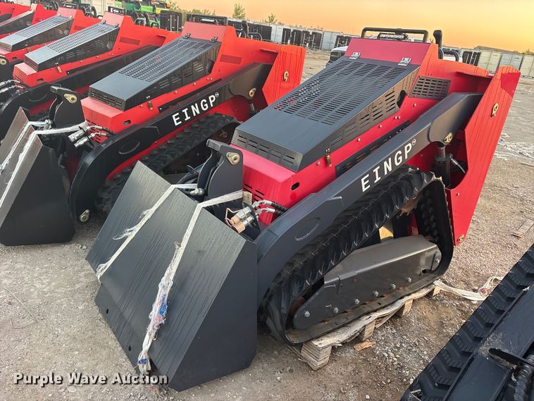 image for item ES8324 2024 Erie SCL850 compact utility loader