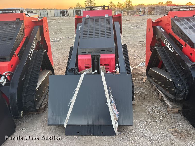image for item ES8324 2024 Erie SCL850 compact utility loader