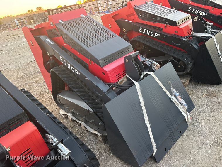 image for item ES8324 2024 Erie SCL850 compact utility loader