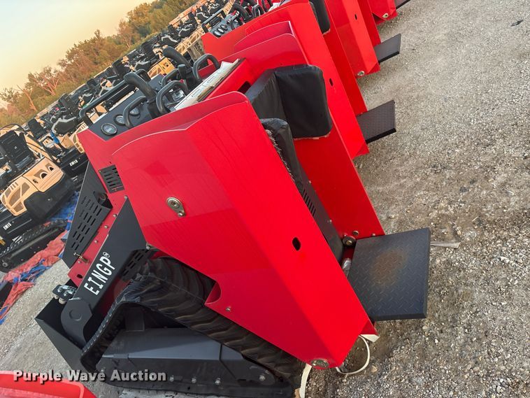 image for item ES8324 2024 Erie SCL850 compact utility loader