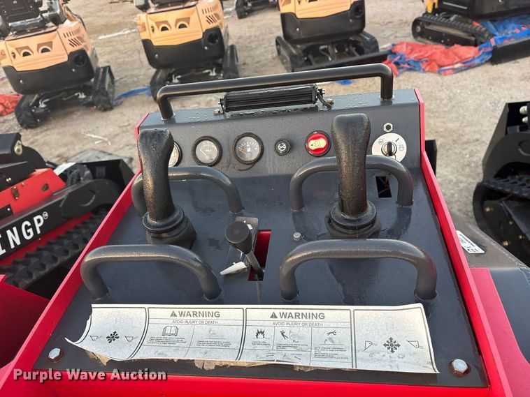 image for item ES8324 2024 Erie SCL850 compact utility loader
