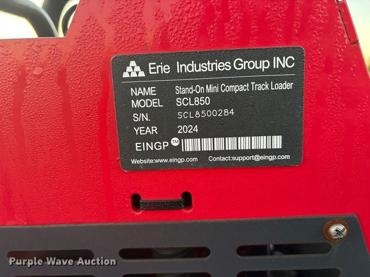 image for item ES8324 2024 Erie SCL850 compact utility loader